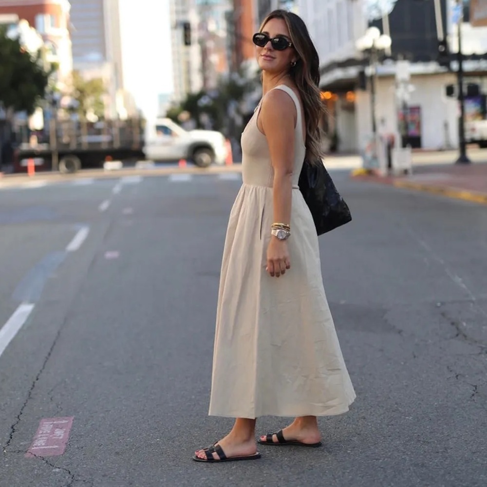 Vici Maxime Pocketed dress, Latte ☕️